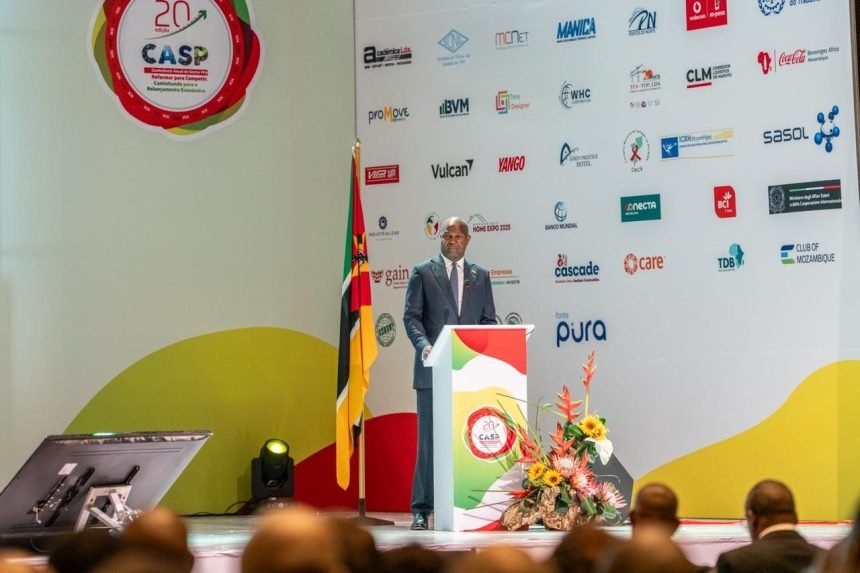 Presidente-da-Republica-dirige-cerimonia-de-abertura-da-Vigesima-Conferencia-Anual-do-Sector-Privado-CASP-6-860x573