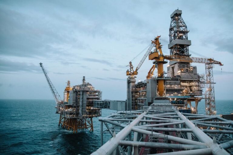 gas-oil-moza_Easy-Resize.com_
